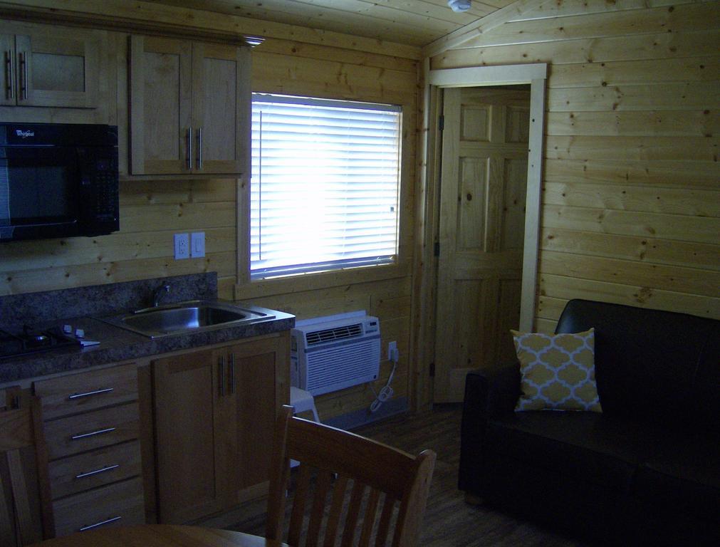 Lake Minden Camping Resort Cottage 2 Nicolaus Ngoại thất bức ảnh